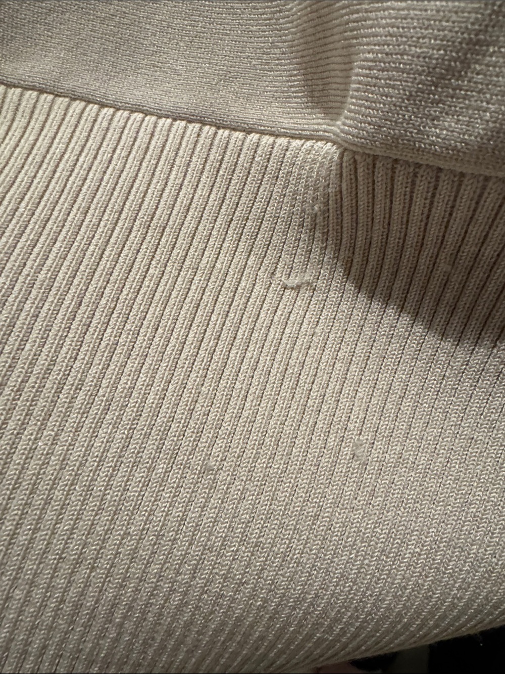 Express Women's Cream V-Neck Pullover Sweater - Picture 3 of 3